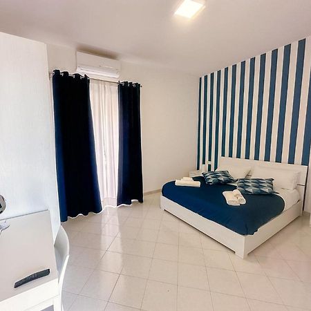 Rosy'S Apartament กาสเตลลัมมาเร ดิ สตาเบีย ภายนอก รูปภาพ