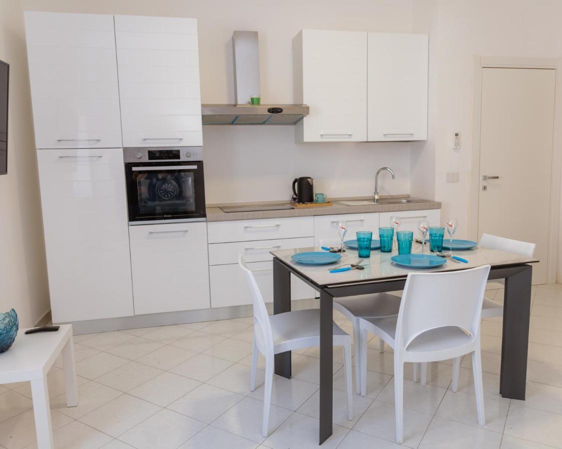 Rosy'S Apartament กาสเตลลัมมาเร ดิ สตาเบีย ภายนอก รูปภาพ