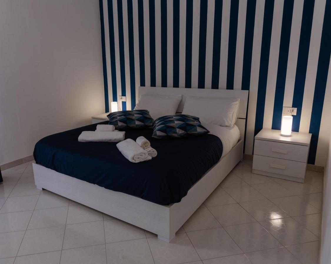 Rosy'S Apartament กาสเตลลัมมาเร ดิ สตาเบีย ภายนอก รูปภาพ